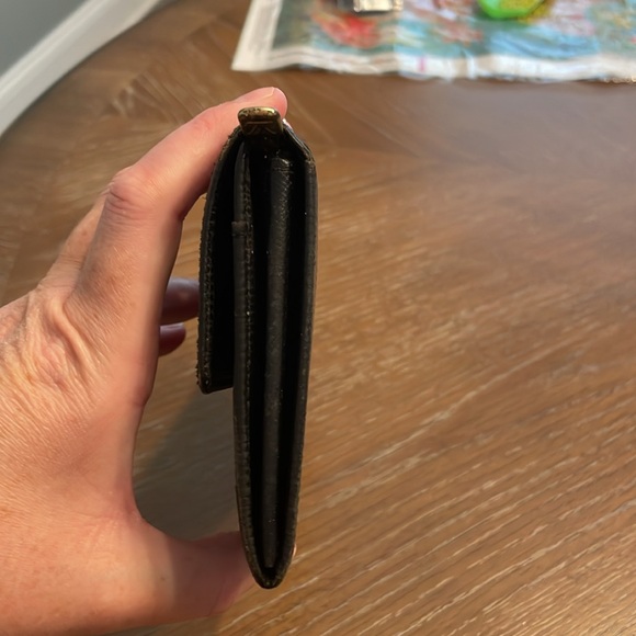 Louis Vuitton Epi Sarah long wallet with snap - authentic - Picture 4 of 9